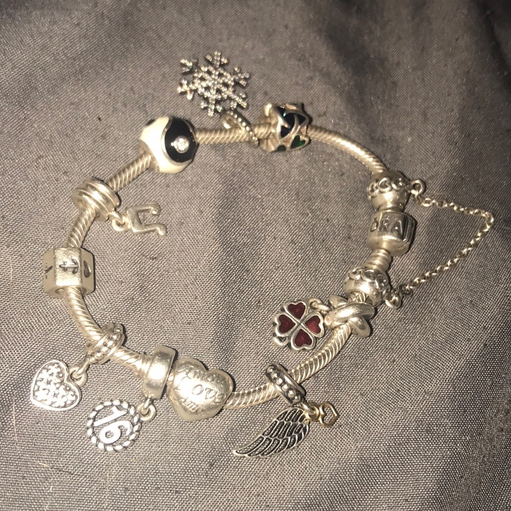 Pandora bracelet with 10 charms + security chain